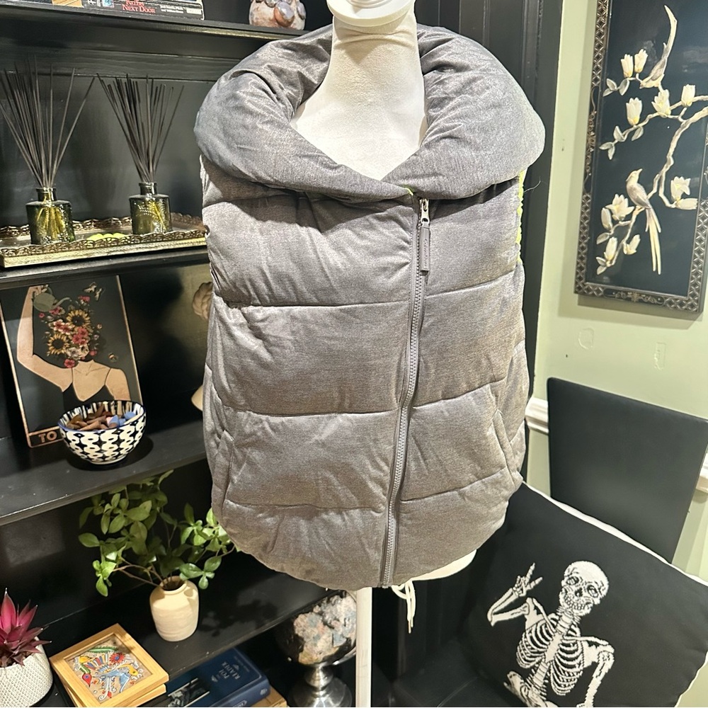 Calvin Klein Performance Gray Puffer Vest with Neon Green Lining – Size L